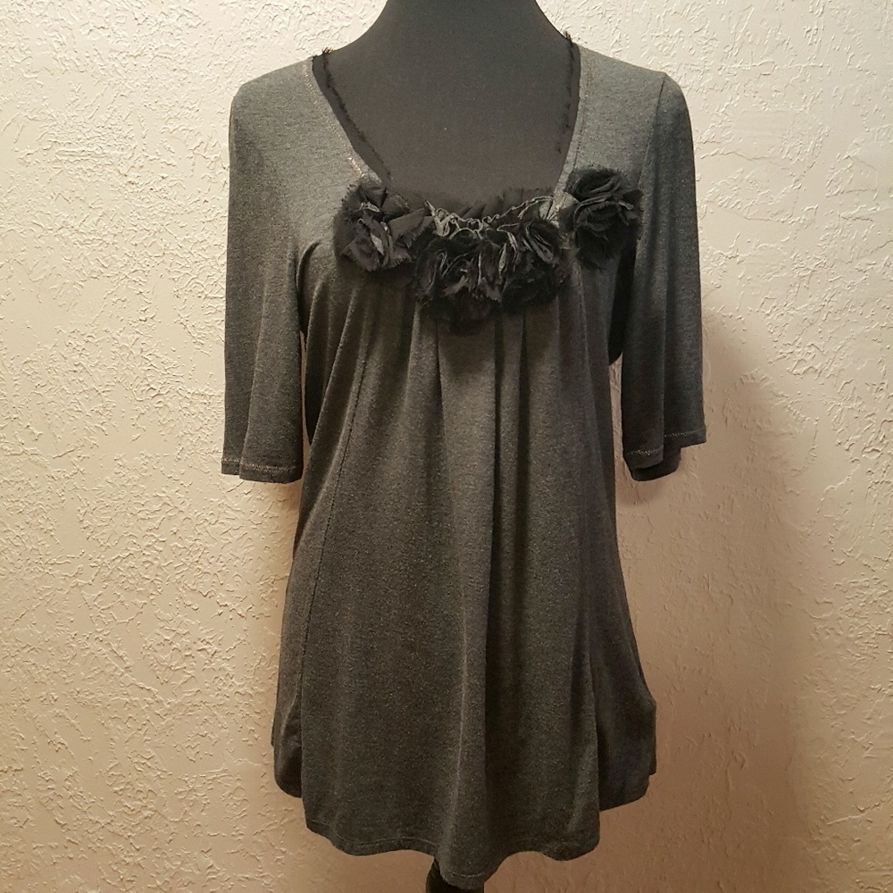 Anthropologie Deletta Gray/ black rose top sz L
